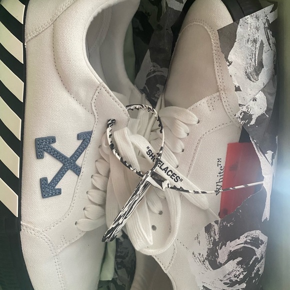 OFF WHITE LOW TOP SIZE 12 SHOES WORN ONCE - Picture 3 of 4
